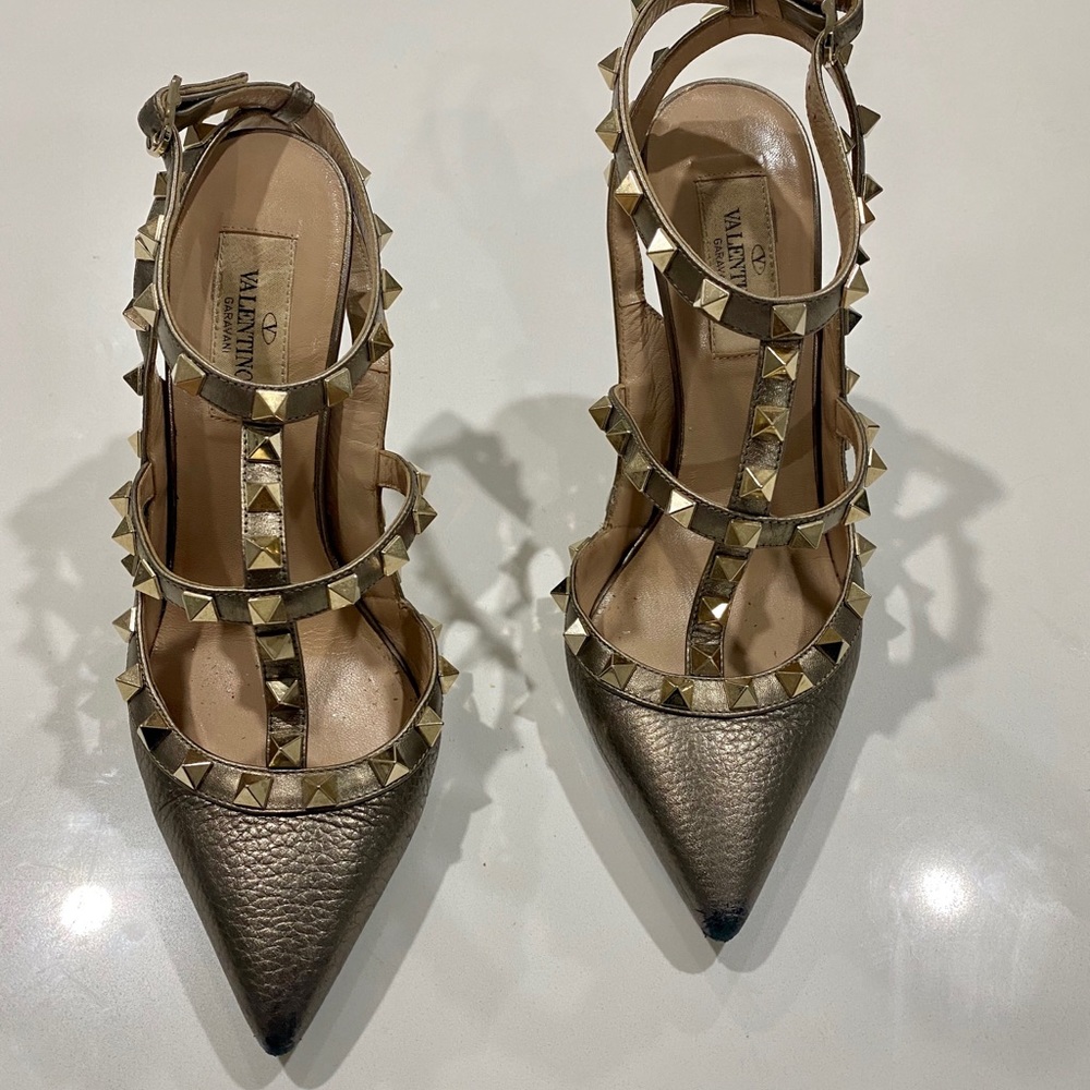 Valentino Rock Stud slung Back Pump